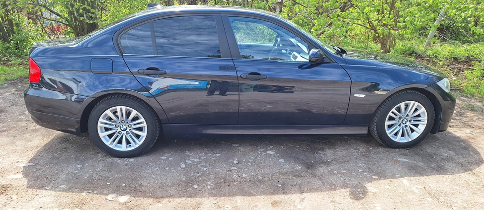 BMW Seria 3 cena 25900 przebieg: 137000, rok produkcji 2005 z Poznań małe 326